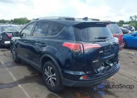 2018 Toyota Rav4 Le z USA, uszkodzony, nr VIN JTMZFREV5JJ725555